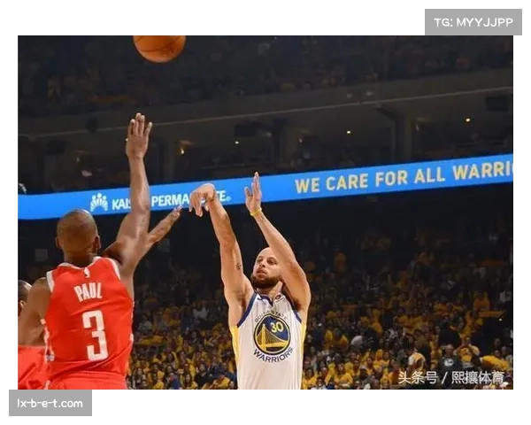 战术体系灵活性:根据对手调整进攻防守侧重